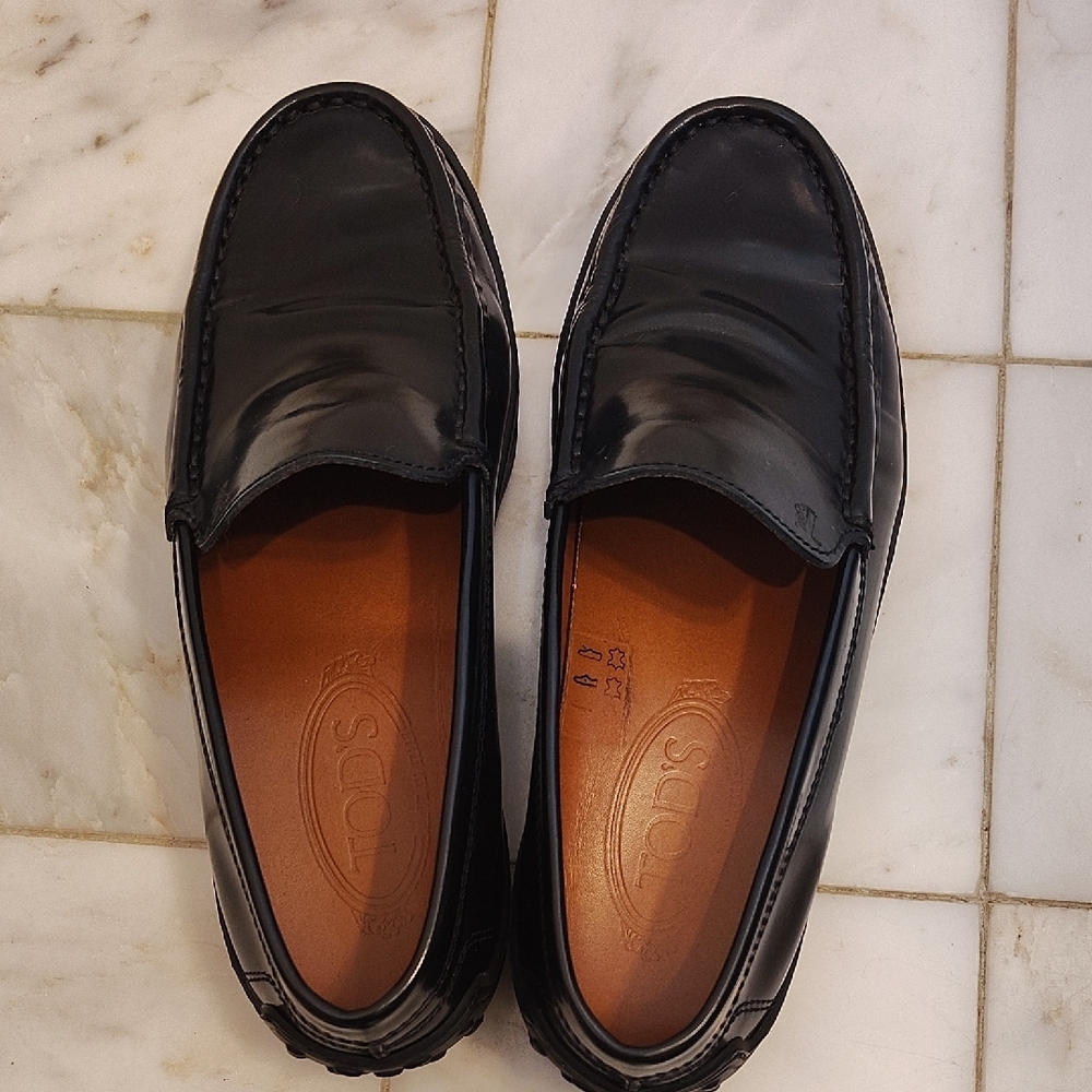 Tod's Women's Black Leather Driving Loafers 7.5 NWOT